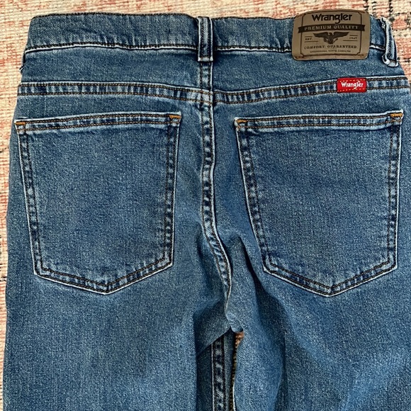 Wrangler 16 reg Classic Straight Medium Wash - Picture 3 of 5
